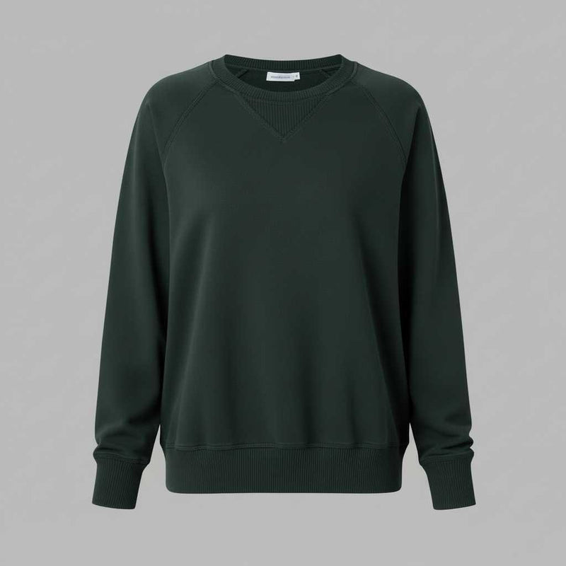 Venus | Cozy Pullover Sweater with Pocket